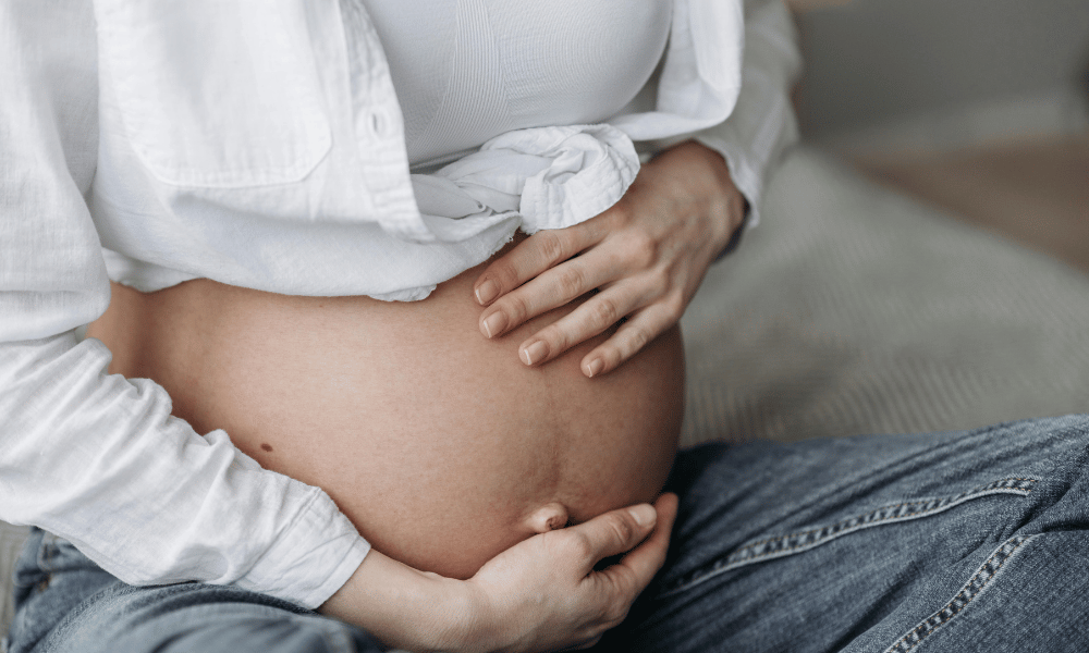 Femme enceinte suite à un parcours PMA