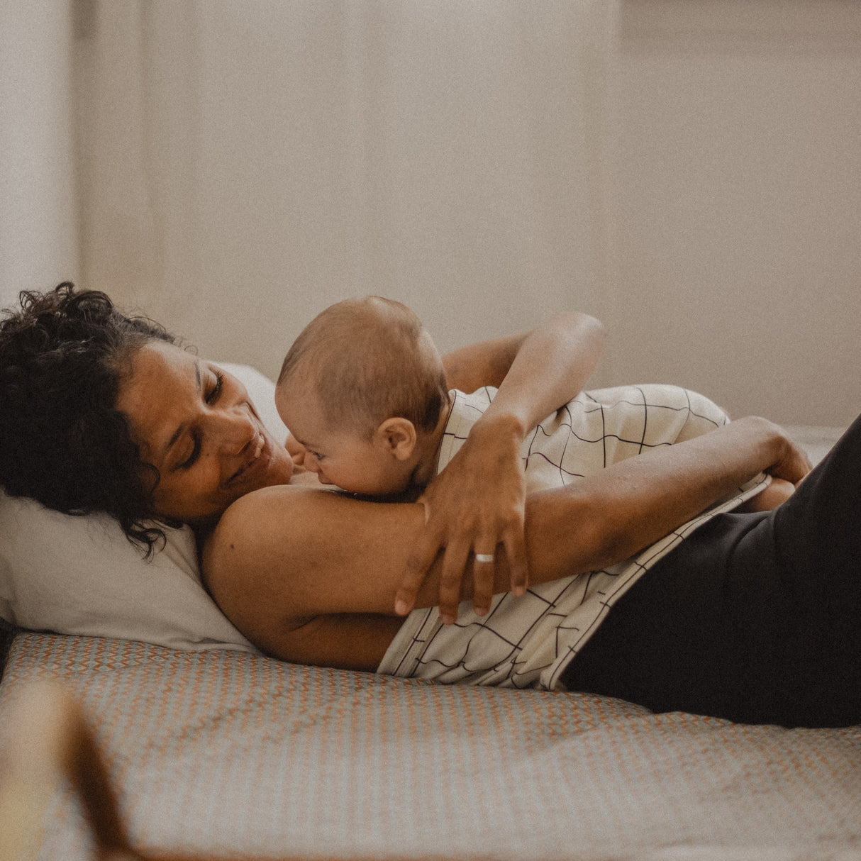 Easy Lover bandeau peau a peau geometric studio romeo